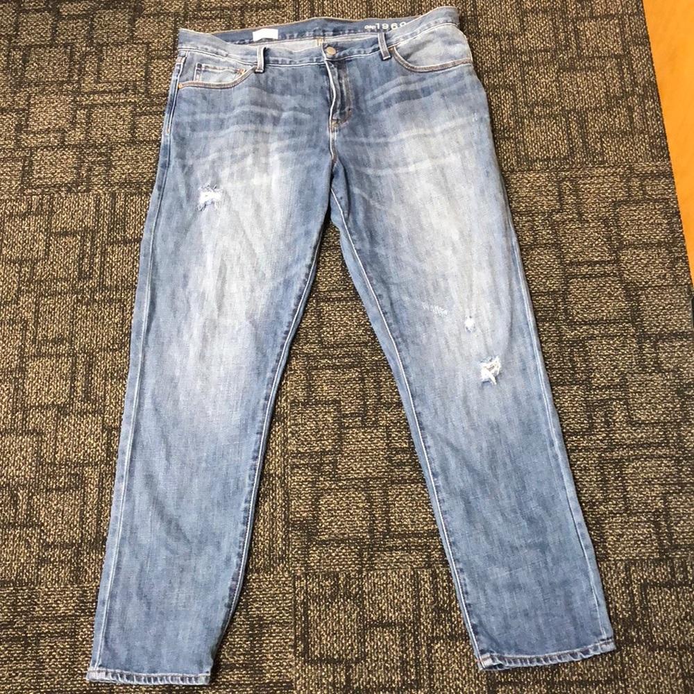 Women’s GAP Sexy Boyfriend Jeans-Size 32T